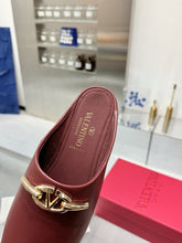 Load image into Gallery viewer, SE1688 Valentino Mules / Size5-11

