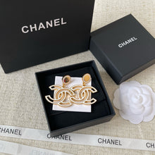Load image into Gallery viewer, JW949 Chanel Eaeeings
