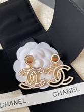 Load image into Gallery viewer, JW949 Chanel Eaeeings
