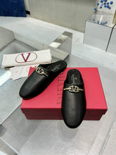 Load image into Gallery viewer, SE1689 Valentino Mules / Size5-11

