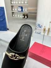 Load image into Gallery viewer, SE1689 Valentino Mules / Size5-11
