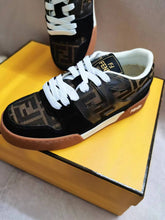 Load image into Gallery viewer, SE1548 Fendi Match Sneaker / Size5-10

