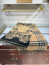 Load image into Gallery viewer, JW1462 Burberry Equestrian Knight Double-Sided Cashmere Shawl / 210×50cm
