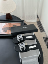 Load image into Gallery viewer, SE1626 Chanel Sneaker / Size5-10

