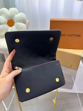 Load image into Gallery viewer, LB849 Pochette Coussin / 7.9 x 5.5 x 3.1 inches
