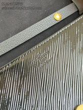 Load image into Gallery viewer, LB1199 Pochette Louise / 8.7 x 5.5 x 2 inches / HIGHEST QUALITY VERSION
