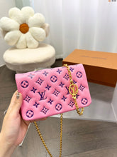 Load image into Gallery viewer, LB849 Pochette Coussin / 7.9 x 5.5 x 3.1 inches
