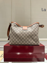 Load image into Gallery viewer, GC737 Padlock Hobo Bag / 11x9x3.9inch
