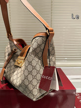 Load image into Gallery viewer, GC737 Padlock Hobo Bag / 11x9x3.9inch
