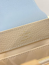 Load image into Gallery viewer, LB1565 LV Capucines Mini Taurillon / HIGHEST QUALITY VERSION / 21×14×8cm
