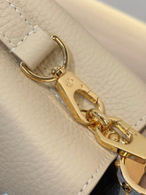 Load image into Gallery viewer, LB1565 LV Capucines Mini Taurillon / HIGHEST QUALITY VERSION / 21×14×8cm
