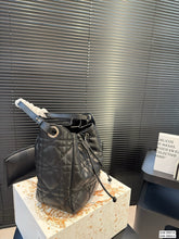 Load image into Gallery viewer, DR576 Small/Medium D-Motion Bag
