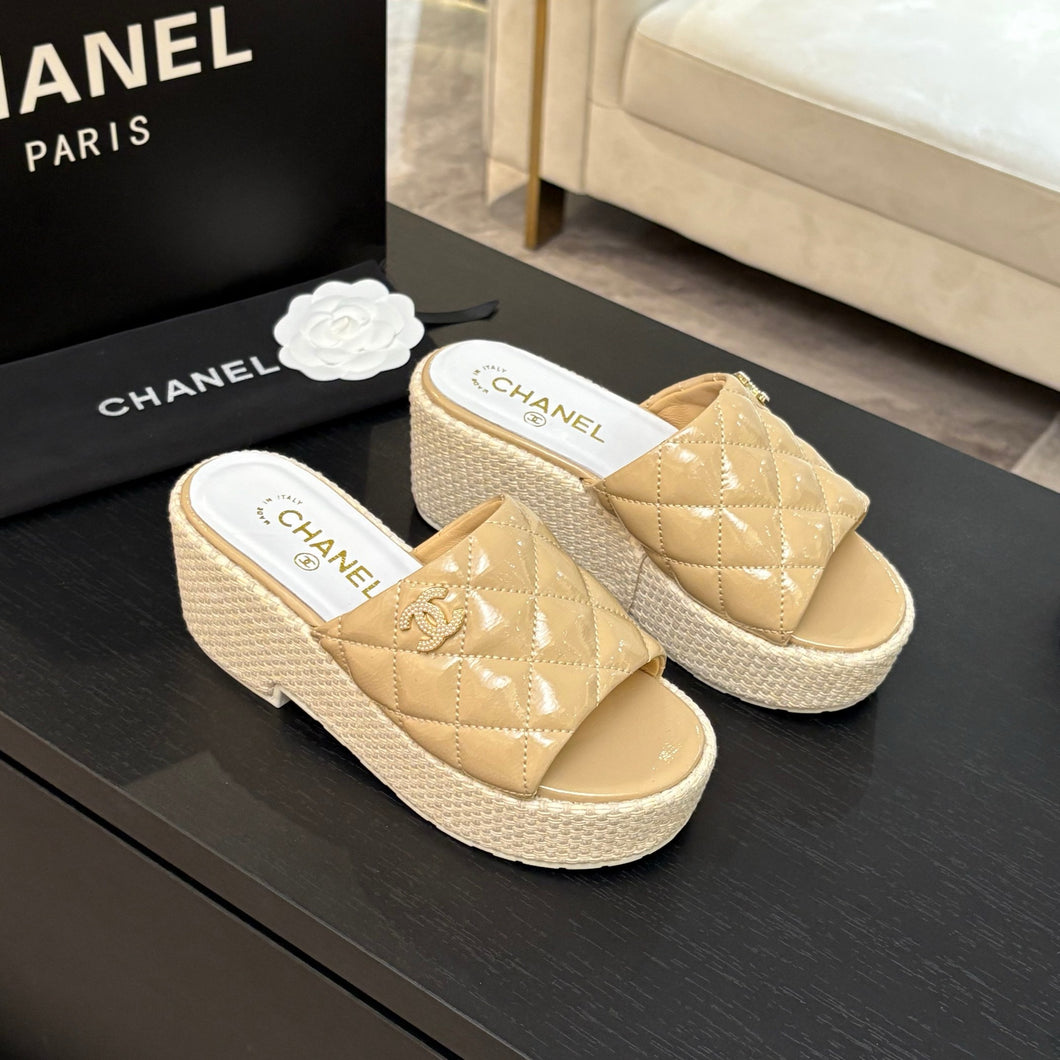 SE1627 Chanel Slide / Size5-10
