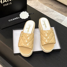 Load image into Gallery viewer, SE1627 Chanel Slide / Size5-10
