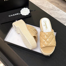 Load image into Gallery viewer, SE1627 Chanel Slide / Size5-10
