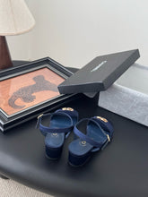 Load image into Gallery viewer, SE1628 Chanel Sandals / Size5-10
