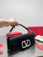 Load image into Gallery viewer, VLTN085 LOCÒ CALFSKIN SHOULDER BAG / W10.6xH5.1xD2.4 in
