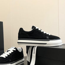 Load image into Gallery viewer, SE1179 CC Sneakers / Size5-10
