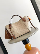 Load image into Gallery viewer, LB1569 LV Hina Small Bucket Tote Bag / HIGHEST QUALITY VERSION / 34×18.5×13cm
