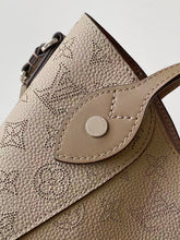 Load image into Gallery viewer, LB1570 LV Hina Small Bucket Tote Bag / HIGHEST QUALITY VERSION / 34×18.5×13cm
