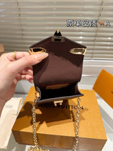 Load image into Gallery viewer, LB1283  Phone Pouch Métis / 4.1 x 6.9 x 1.6 inches
