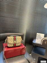 Load image into Gallery viewer, GC741 Ophidia Small/Medium Top Handle Bag
