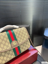 Load image into Gallery viewer, GC741 Ophidia Small/Medium Top Handle Bag
