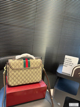 Load image into Gallery viewer, GC741 Ophidia Small/Medium Top Handle Bag
