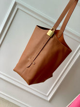 Load image into Gallery viewer, LB980 Low Key Hobo MM / 12.2 x 13.8 x 7.1 inches / HIGHEST QUALITY VERSION
