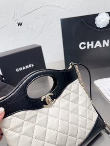 CC780 CHANEL 31 Mini Shopping Bag / 8.6 × 9 × 2.1 in