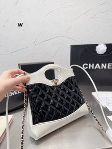 CC780 CHANEL 31 Mini Shopping Bag / 8.6 × 9 × 2.1 in