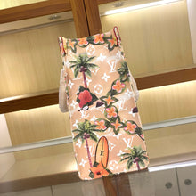 Load image into Gallery viewer, LB1020 OnTheGo MM / 13.8 x 10.6 x 5.5 inches
