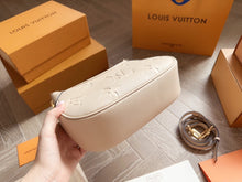 Load image into Gallery viewer, LB857 Bagatelle / 9.4 x 7.1 x 2.8 inches
