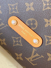 Load image into Gallery viewer, LB1201 Vagabond Hobo / 15 x 13.8 x 4.7 inches / HIGHEST QUALITY VERSION
