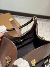 Load image into Gallery viewer, PD351 Medium Leather Tote Bag / 12.6x8.2x5.9inch
