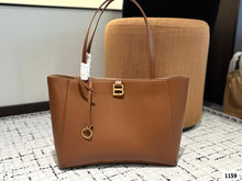 Load image into Gallery viewer, BCG057 Women&#39;s Hourglass Soft Small/Large Tote Bag
