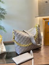 Load image into Gallery viewer, LB1120 Coussin Hobo MM / 15 x 13 x 3.9 inches
