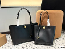 Load image into Gallery viewer, BCG057 Women&#39;s Hourglass Soft Small/Large Tote Bag
