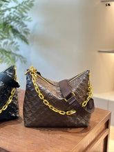 Load image into Gallery viewer, LB1120 Coussin Hobo MM / 15 x 13 x 3.9 inches
