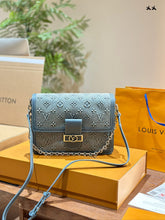 Load image into Gallery viewer, LB1121 Dauphine MM / 9.8 x 6.7 x 4.1 inches
