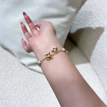 Load image into Gallery viewer, JW1466 Louis Vuitton LV Floragram Bracelet
