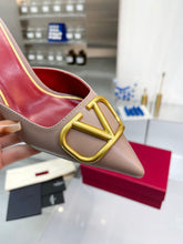 Load image into Gallery viewer, SE1102 VLOGO PUMPS 75MM /  Size5-10
