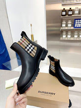 Load image into Gallery viewer, SE1184 Burberry Short Boots / Size4-11
