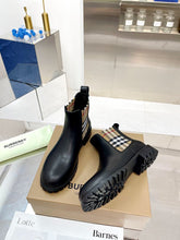 Load image into Gallery viewer, SE1184 Burberry Short Boots / Size4-11
