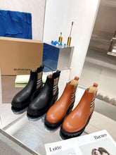 Load image into Gallery viewer, SE1184 Burberry Short Boots / Size4-11
