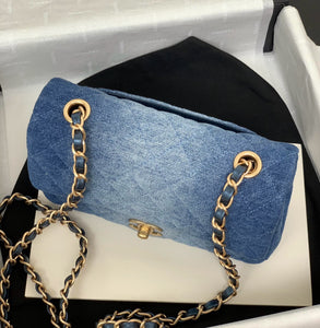 CC945 Small/Medium Classic Handbag / HIGHEST QUALITY VERSION