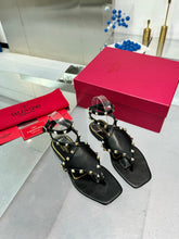 Load image into Gallery viewer, SE1463 V Rockstud Calfskin Flat FLIP-FLOP Sandal / Size5-10
