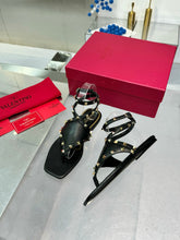 Load image into Gallery viewer, SE1463 V Rockstud Calfskin Flat FLIP-FLOP Sandal / Size5-10
