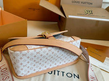 Load image into Gallery viewer, LB1329 Diane / 9.4 x 5.9 x 3.5 inches
