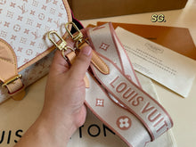 Load image into Gallery viewer, LB1329 Diane / 9.4 x 5.9 x 3.5 inches
